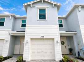 featured image of 206 Se Woodbark St #206