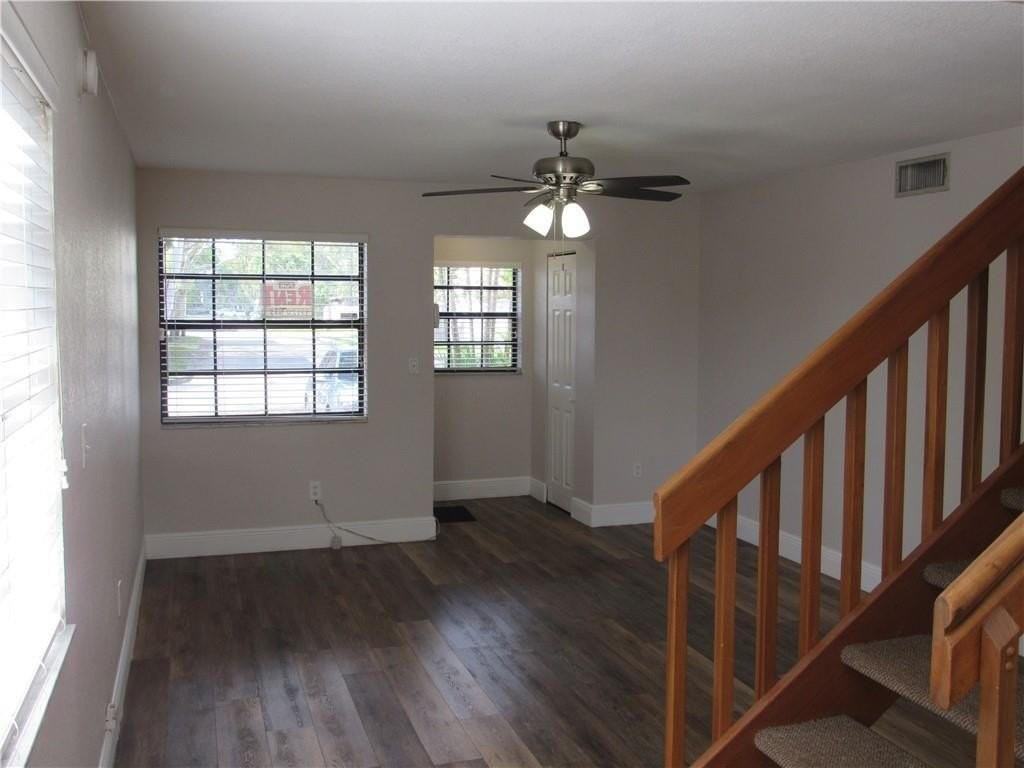 5240 Sw 121st Ave - Photo 3 of 14