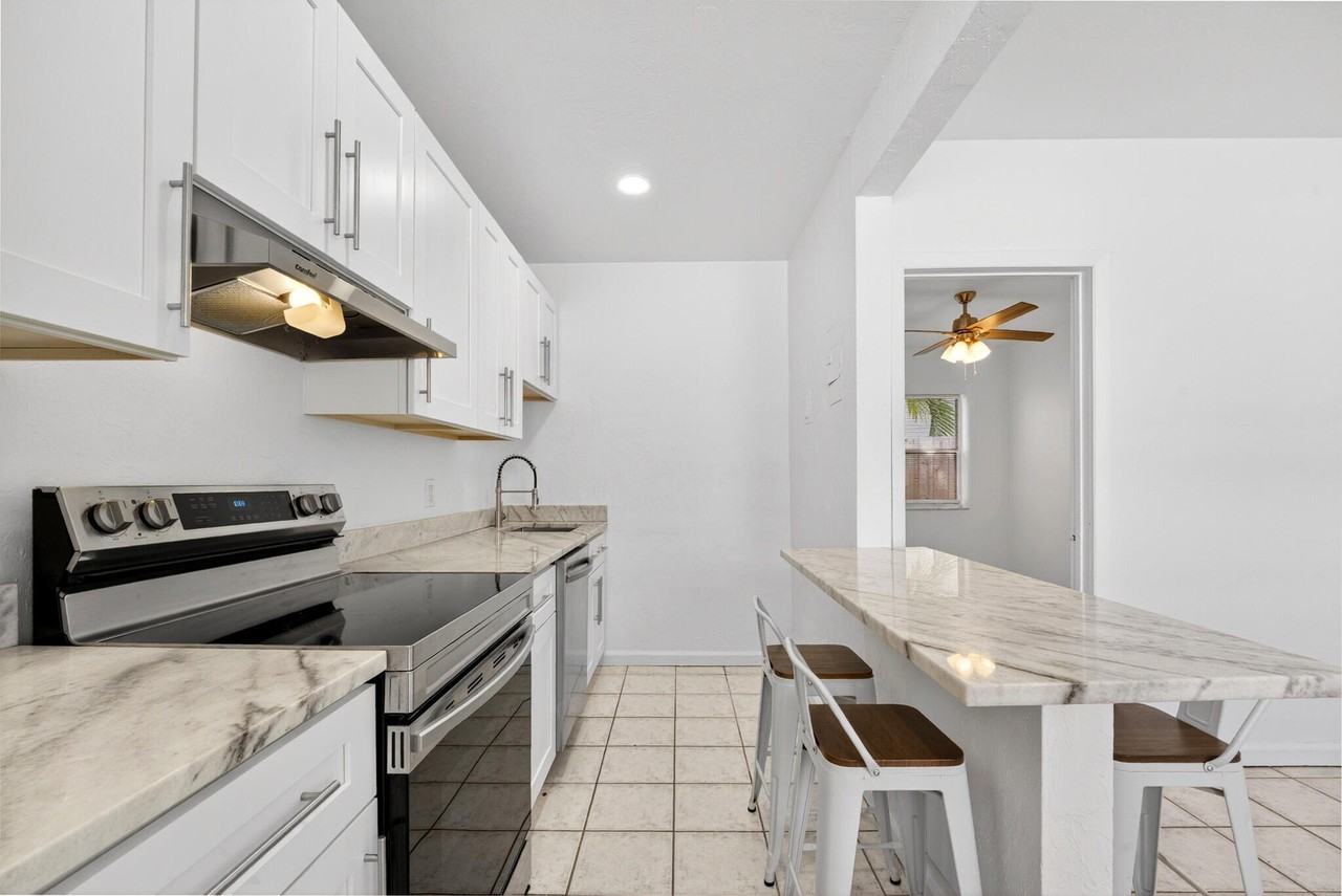412 Se 16th St #3 - Photo 6 of 39