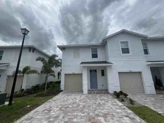 12845 Sw Forli Way - Photo 2 of 23