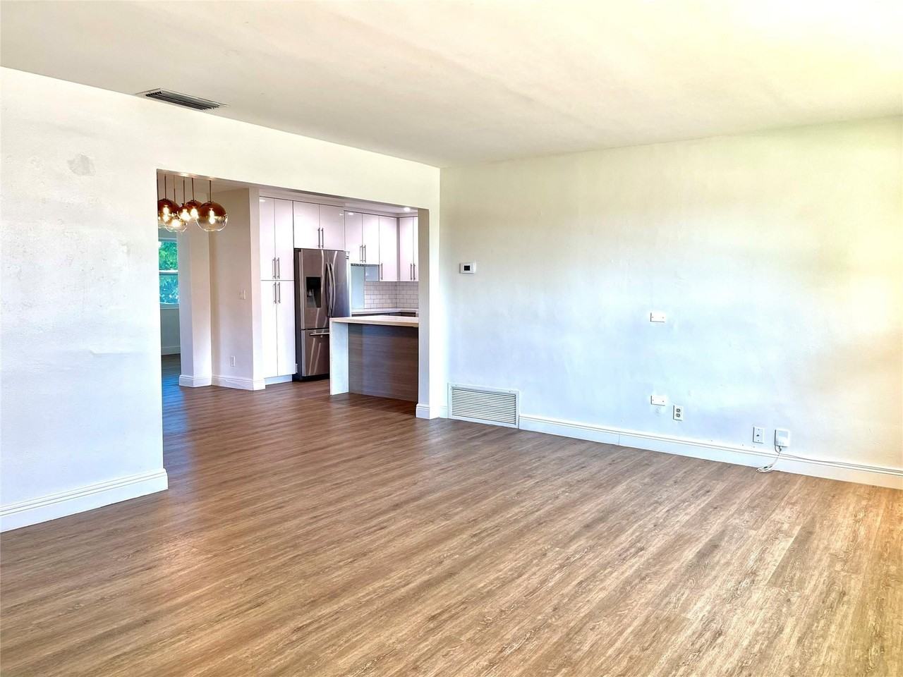 2090 Nw 84th Ter - Photo 2 of 29