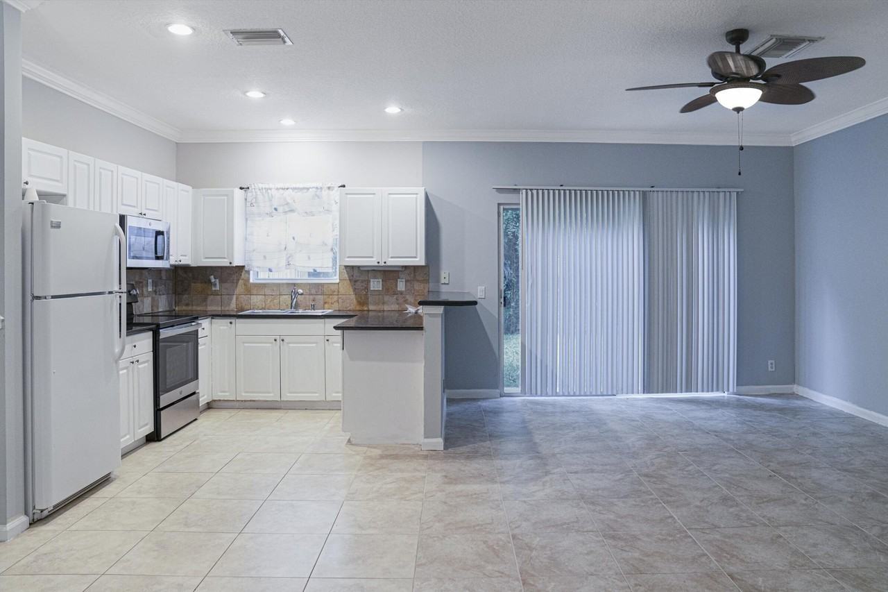 130 Baldwin Blvd - Photo 4 of 19