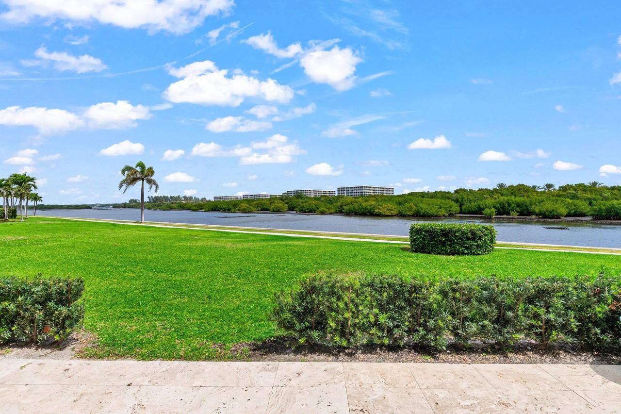 2185 Ibis Isle Rd #1 - Photo 7 of 45
