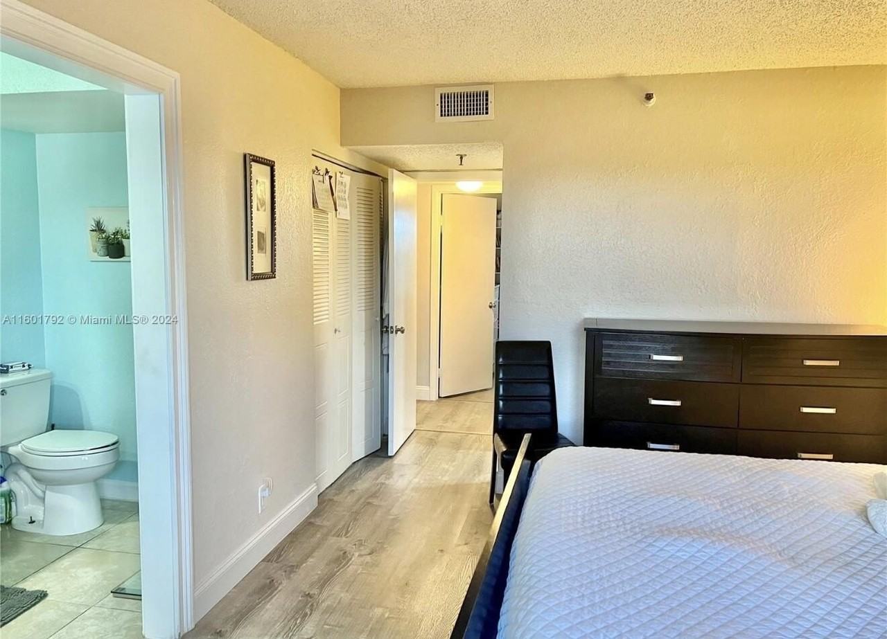 9235 Sw 8th St #507 - Photo 6 of 16