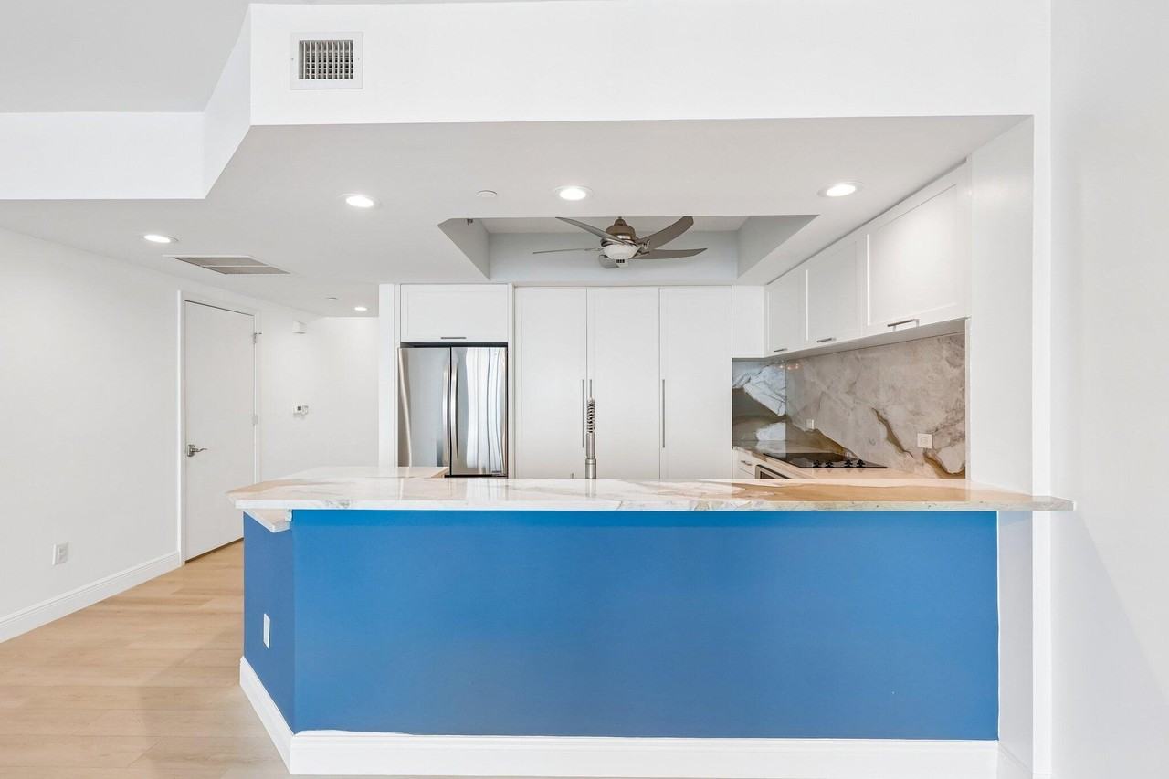 2650 Lake Shore Dr #1202 - Photo 5 of 50