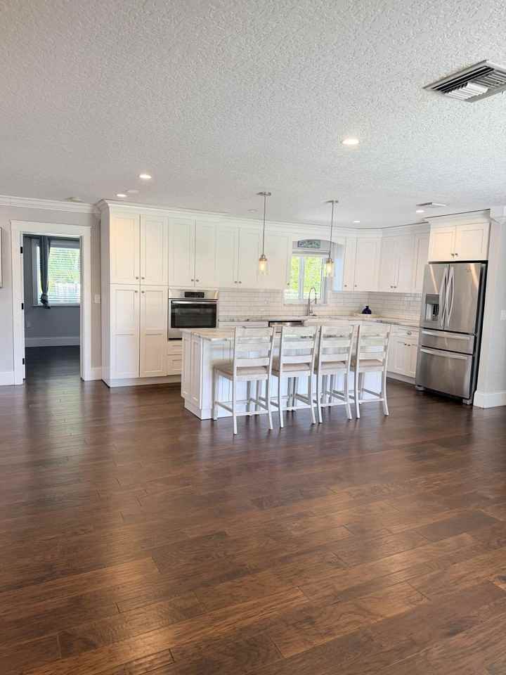 401 Se 3rd Ter - Photo 3 of 17