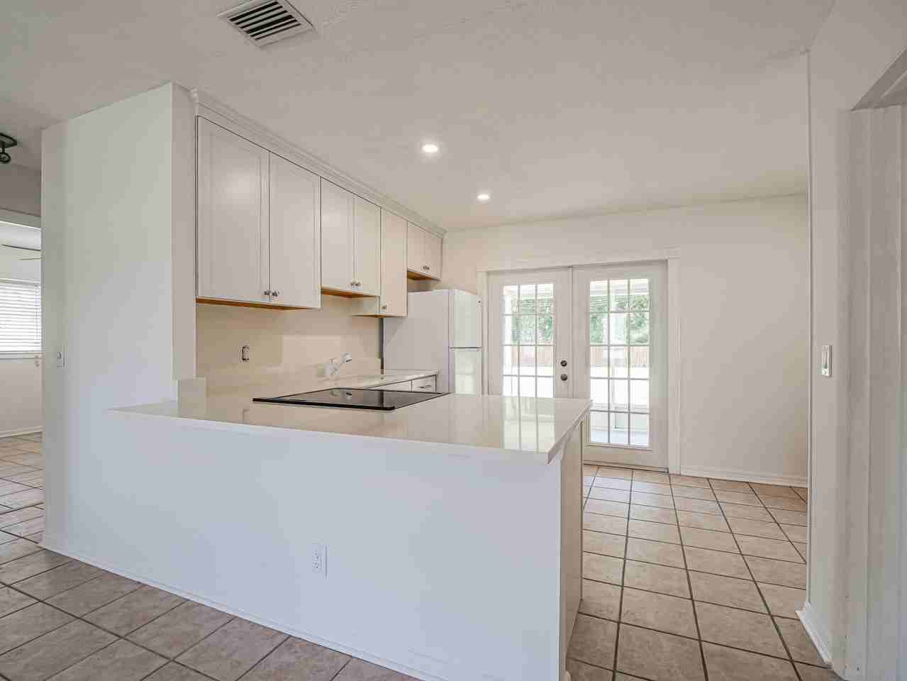 935 37th Ave - Photo 6 of 23
