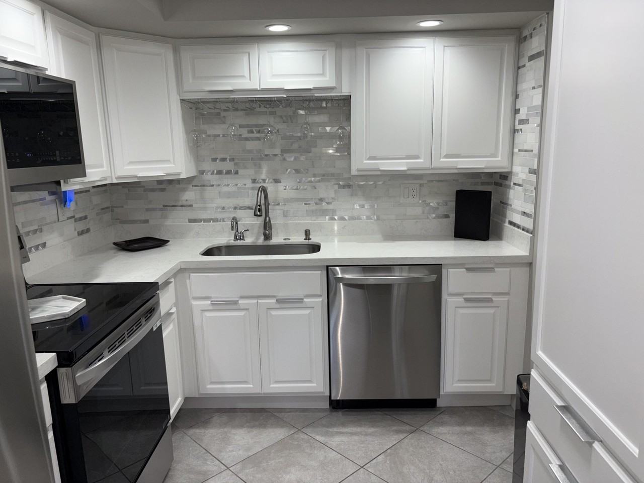 7233 Ashmont Cir #107 - Photo 3 of 27