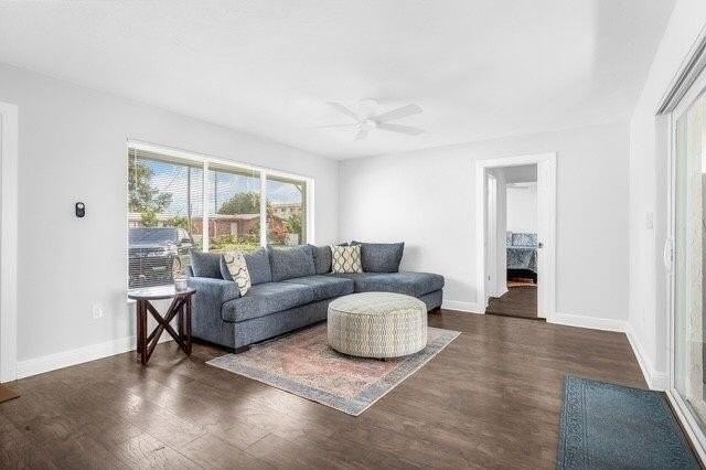 1740 Ne 64th St - Photo 5 of 9