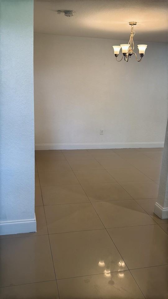 8421 Nw 21st Ct - Photo 7 of 24