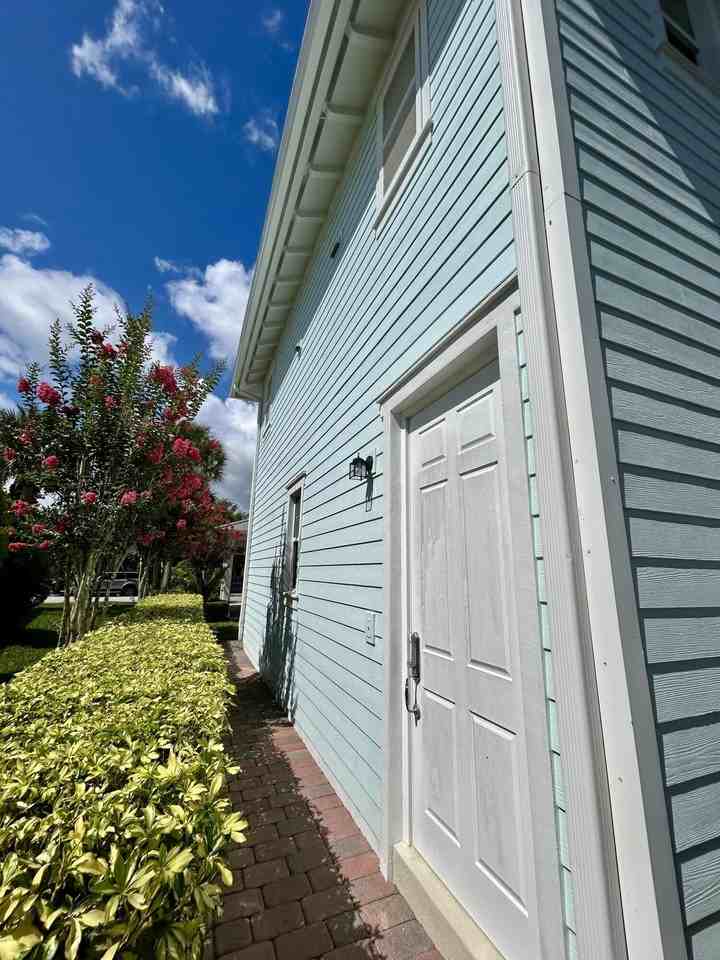 1039 Tiki Dr - Photo 3 of 17