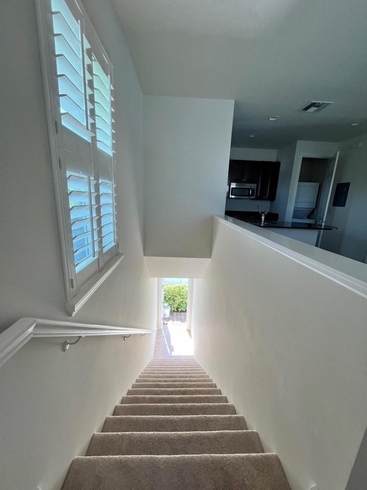 1039 Tiki Dr - Photo 4 of 17