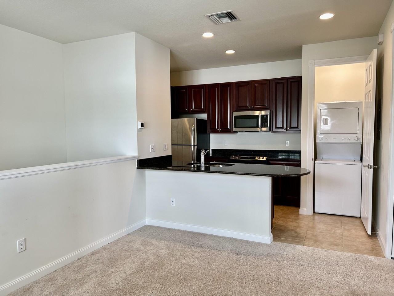 1039 Tiki Dr - Photo 6 of 17
