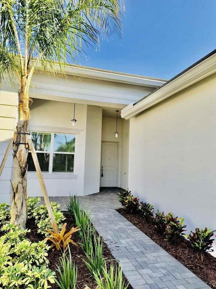 13352 Sw River Rock Rd - Photo 4 of 50