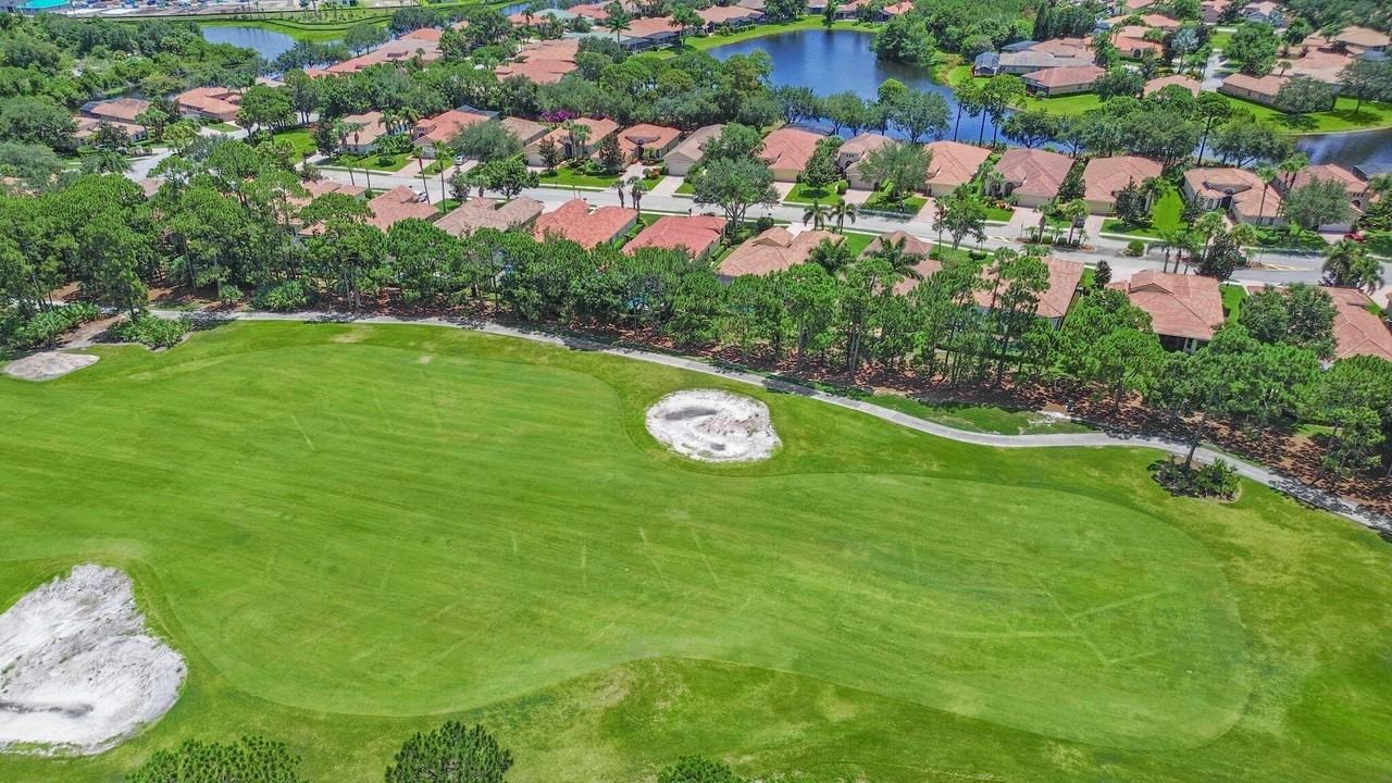8901 Champions Way - Photo 5 of 23