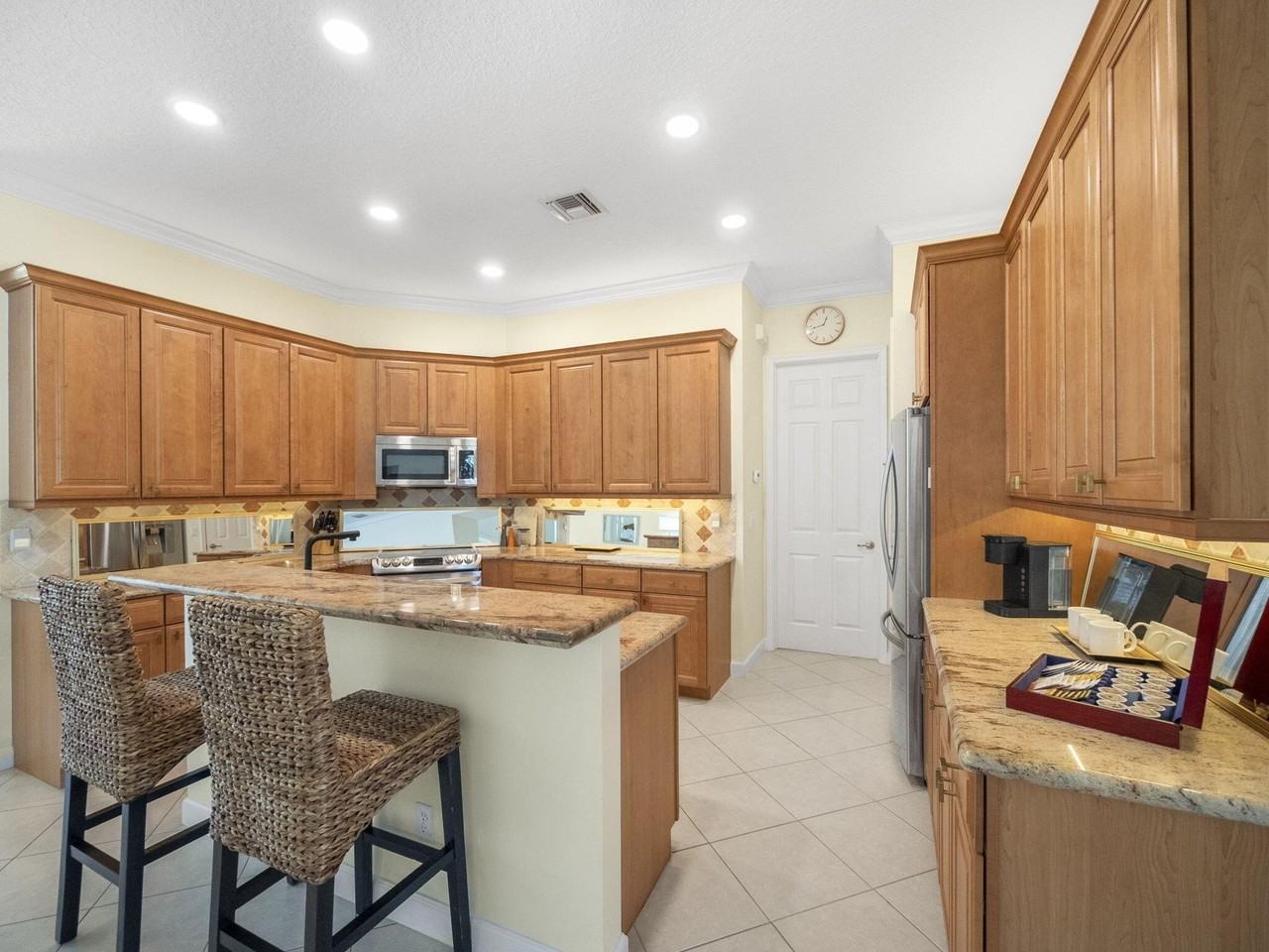 8901 Champions Way - Photo 7 of 23