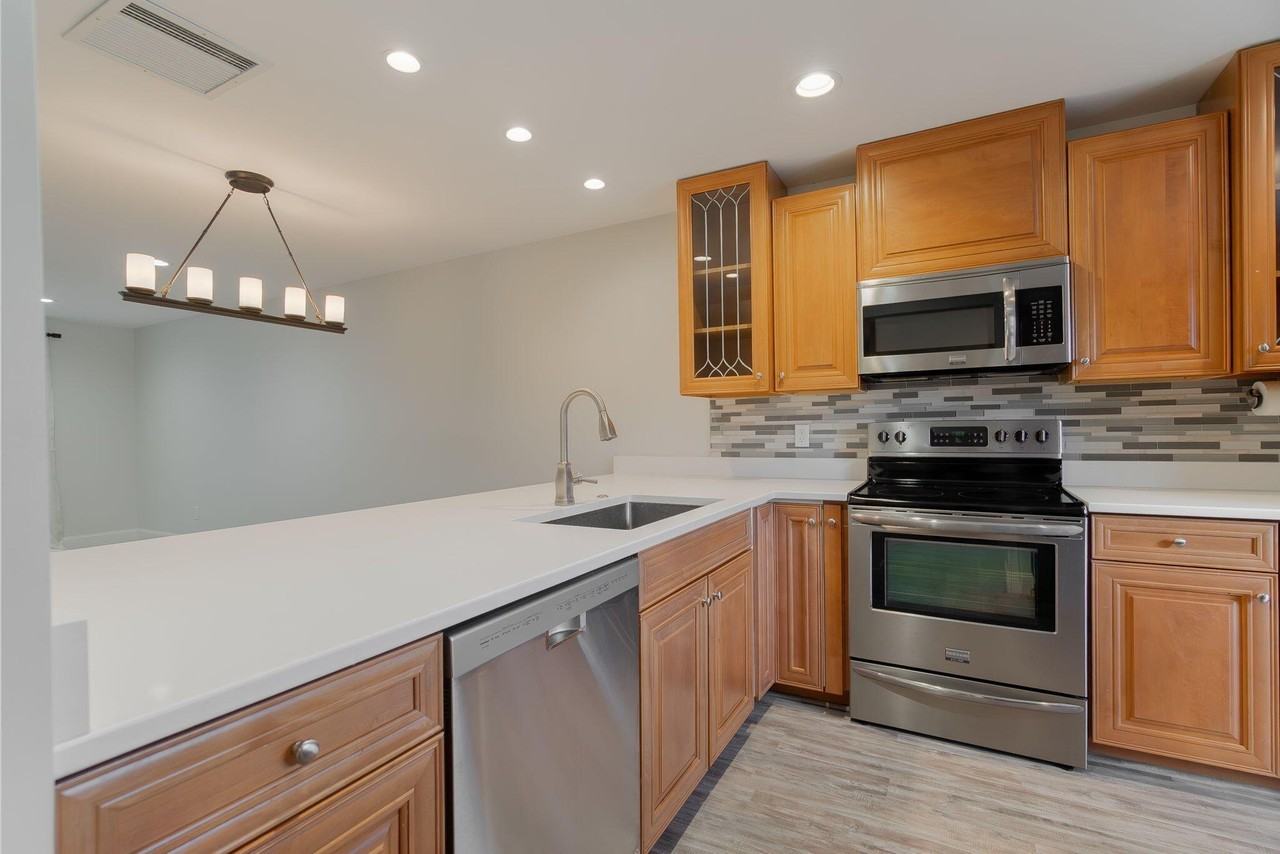 12989 Odessa Trl #6 - Photo 4 of 36