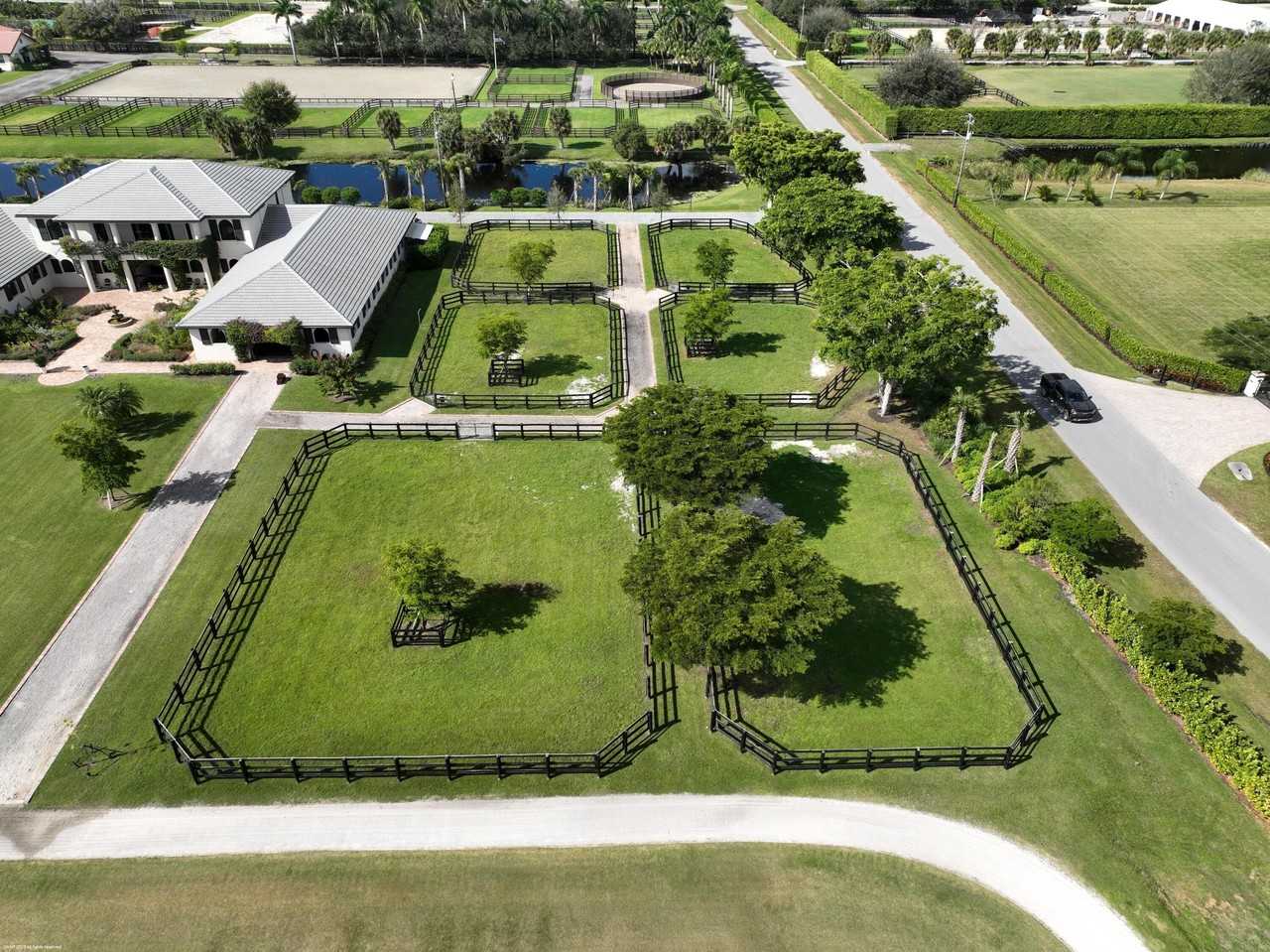 14710 Palm Beach Point Blvd - Photo 2 of 46