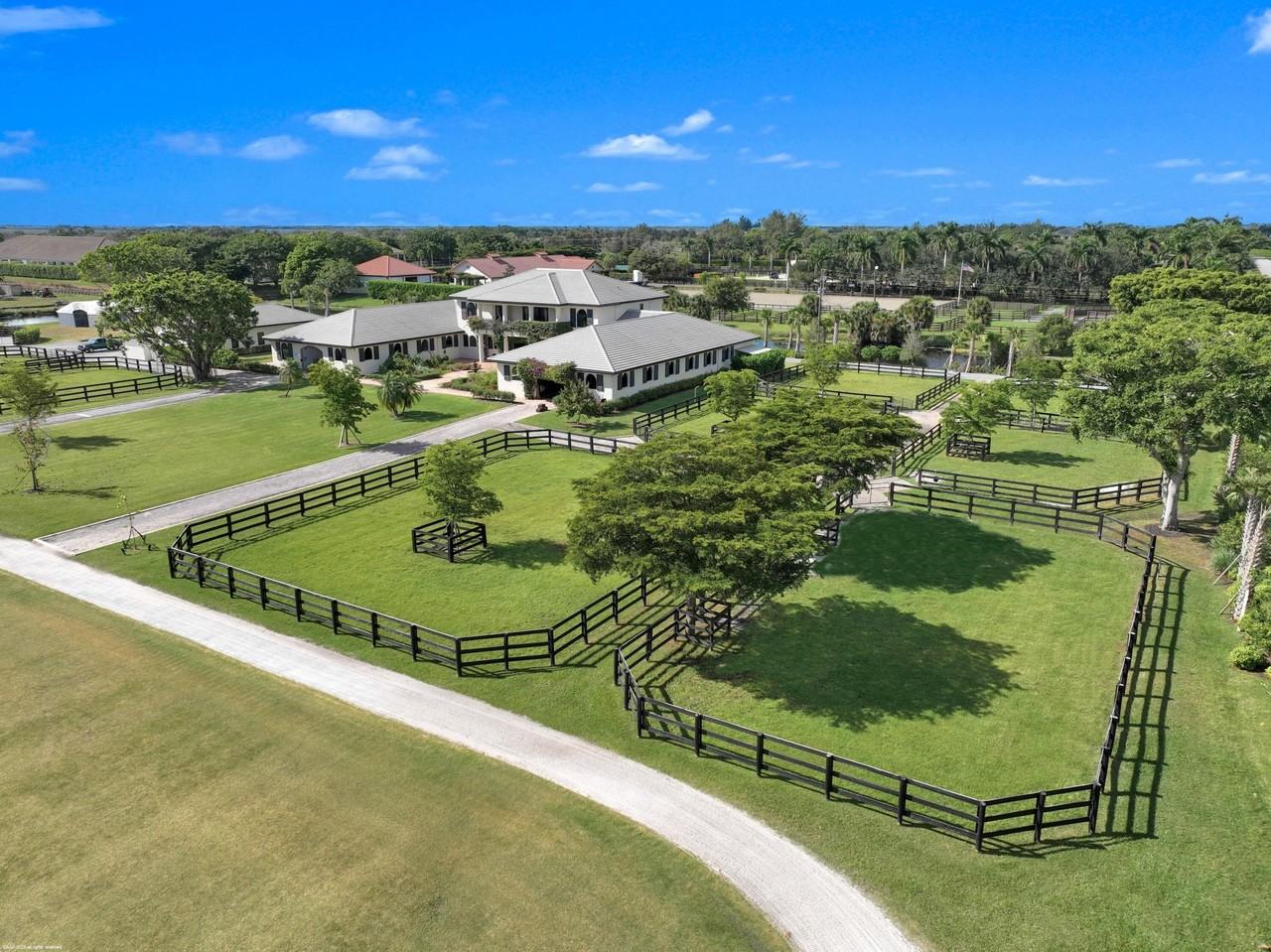 14710 Palm Beach Point Blvd - Photo 4 of 46