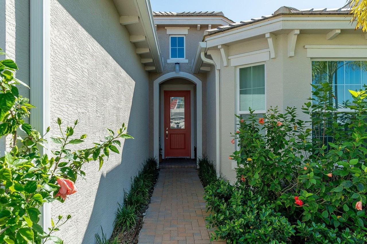4644 Citron Way - Photo 4 of 50
