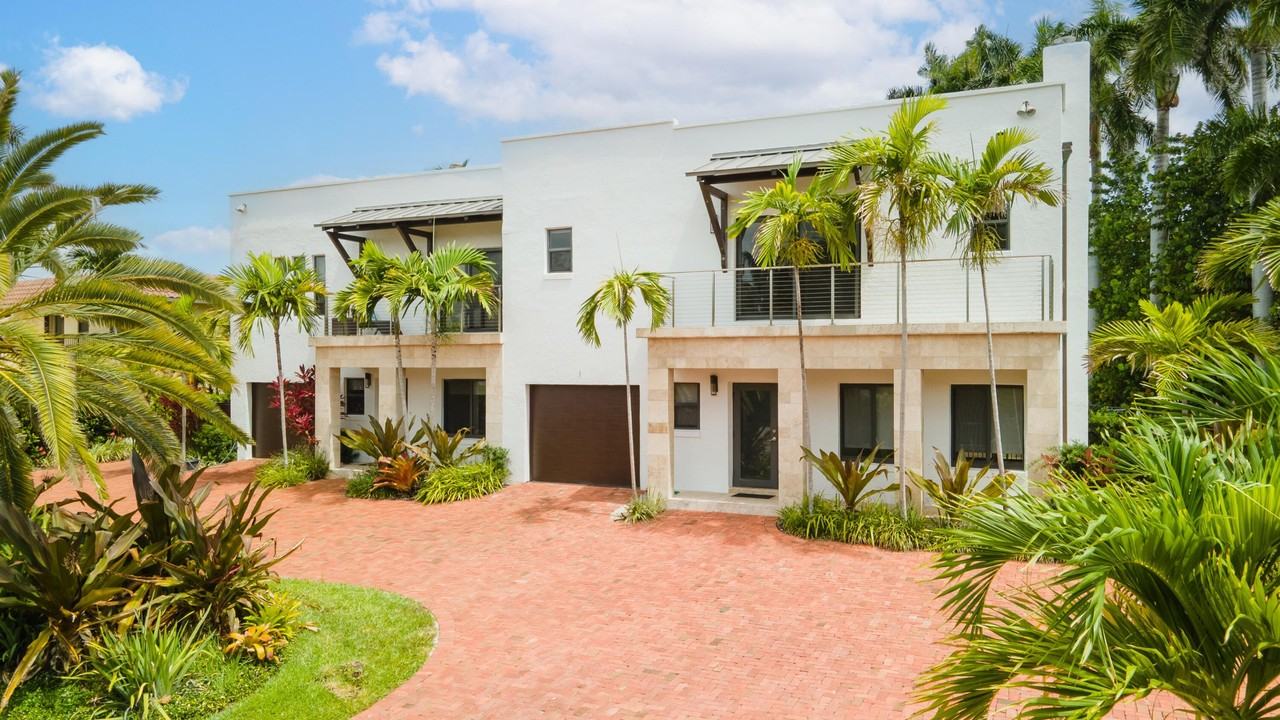 1121 Bel Air Dr