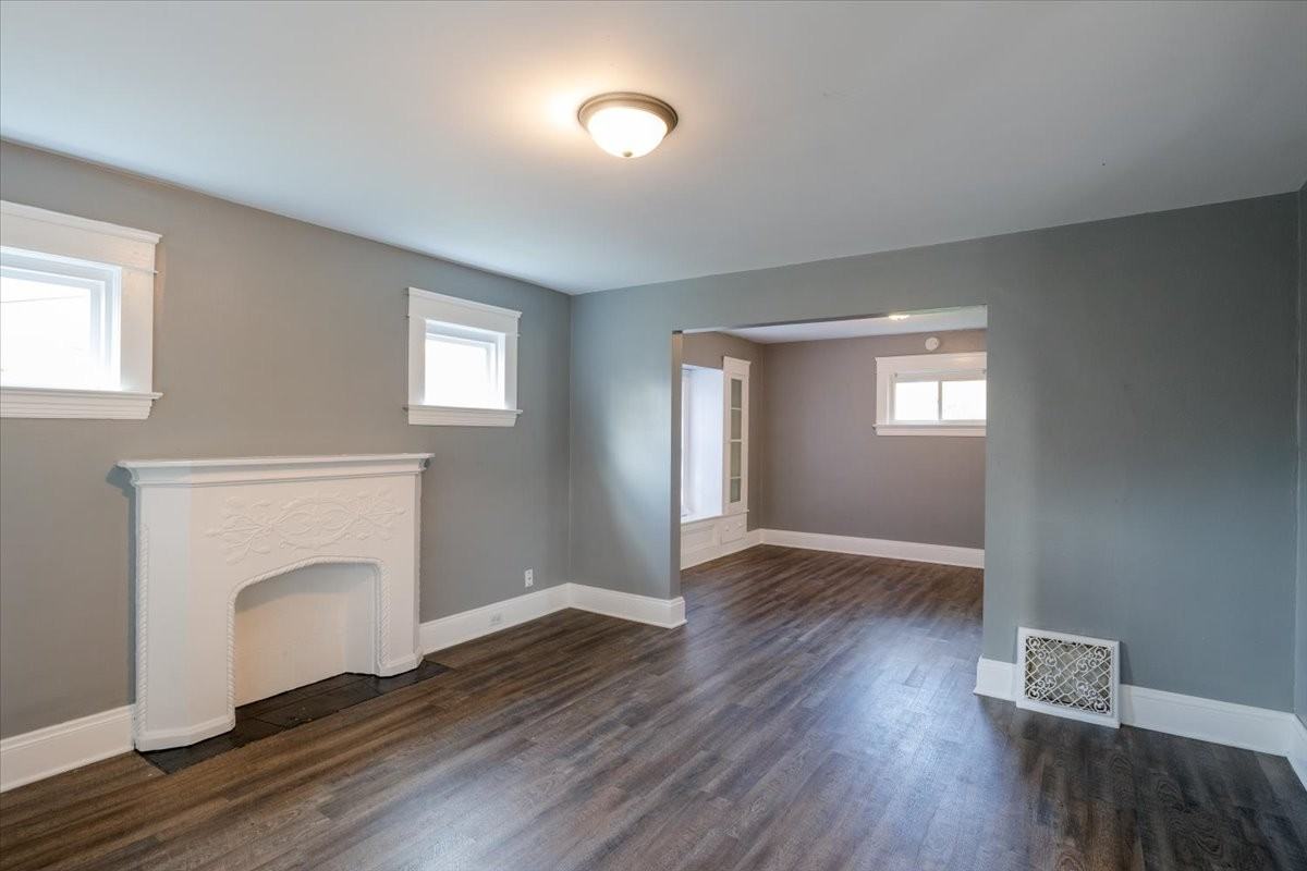 15925 Friend Ave #1 - Photo 5 of 12