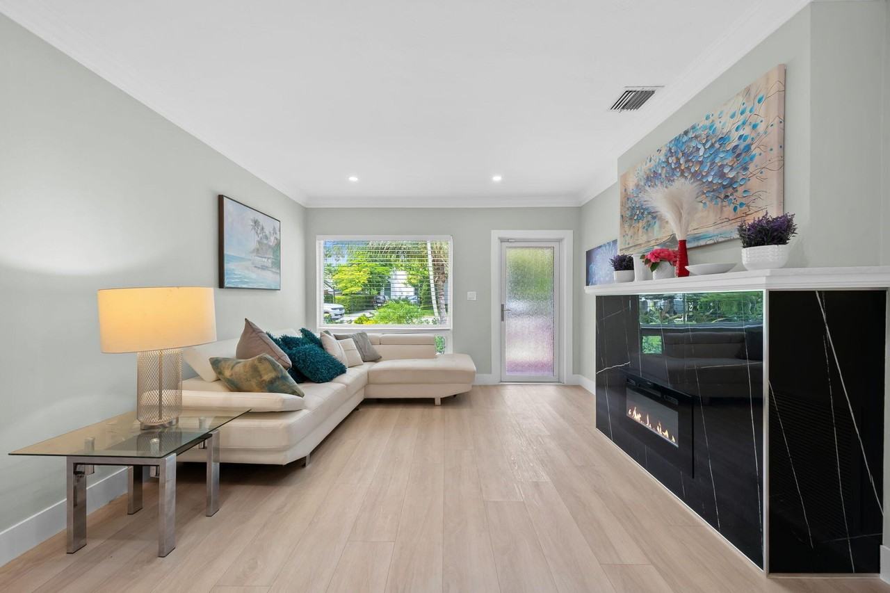 1532 Ne 17th Ave - Photo 5 of 25