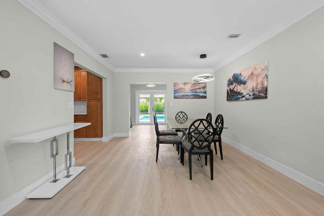 1532 Ne 17th Ave - Photo 6 of 25