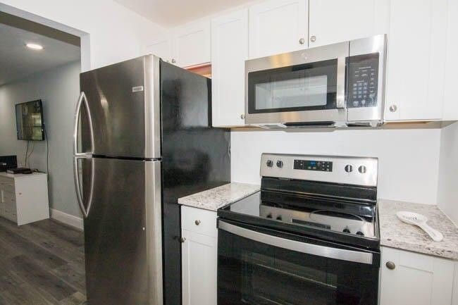 149 West Ct - Photo 2 of 11