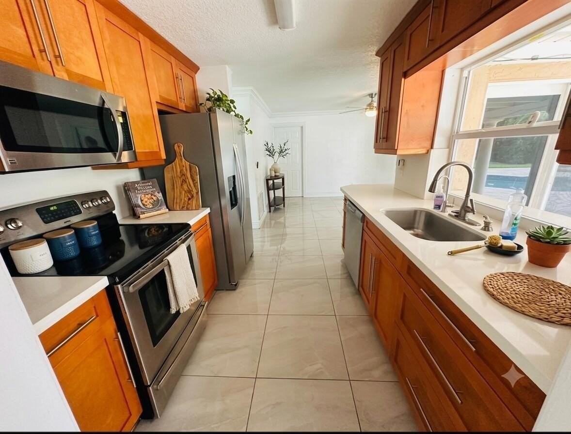 4890 Nw 5th Ter - Photo 6 of 19