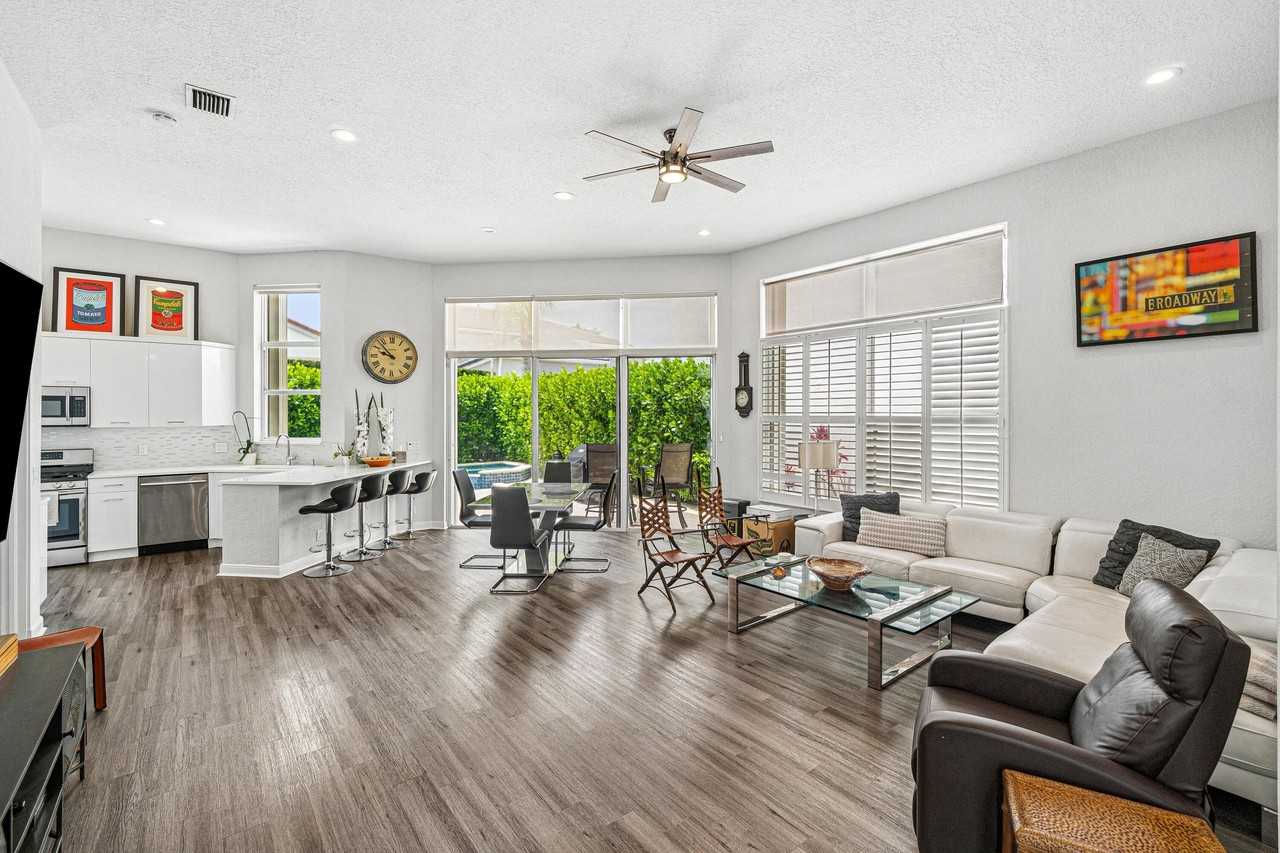 4278 Nw 65th Rd - Photo 5 of 38