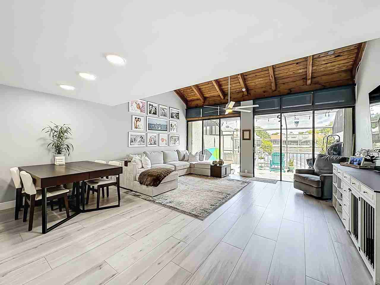 11313 Nw 15th St - Photo 2 of 50