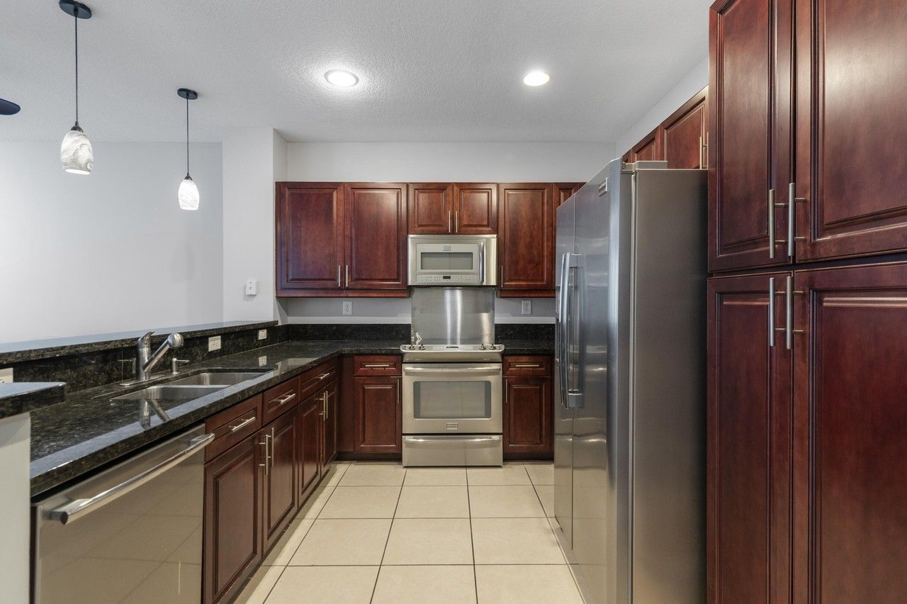 3238 Sw 16th Ter #3238 - Photo 2 of 32