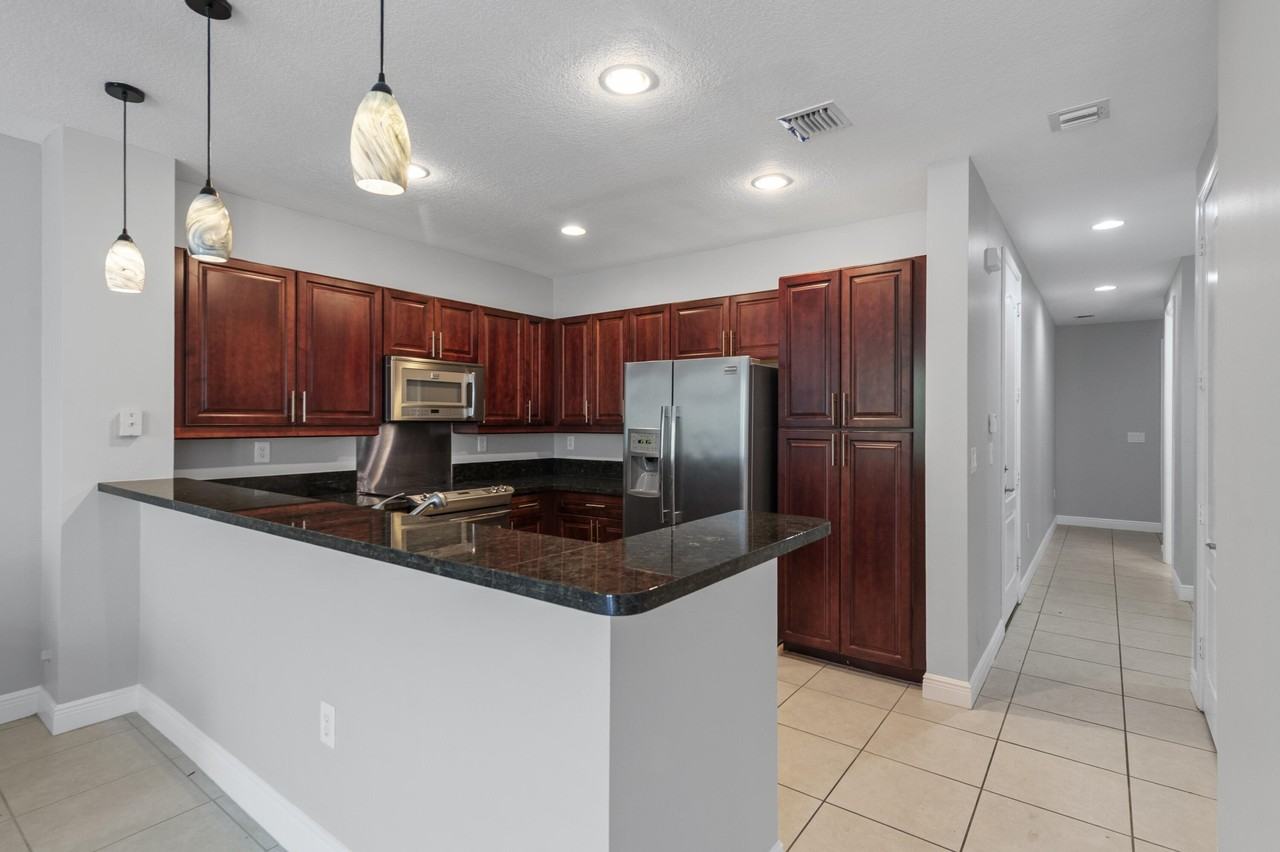 3238 Sw 16th Ter #3238 - Photo 5 of 32