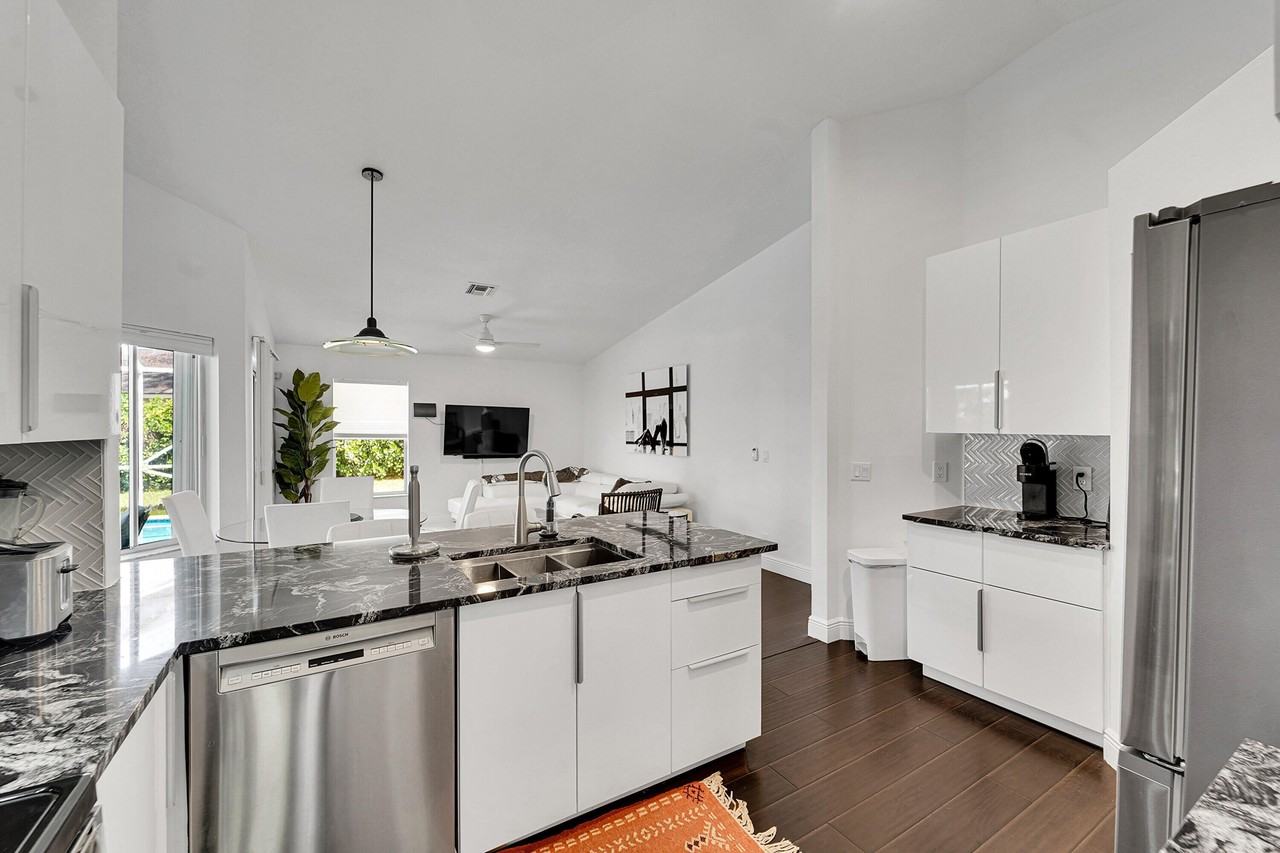 945 Sunflower Ave - Photo 7 of 47
