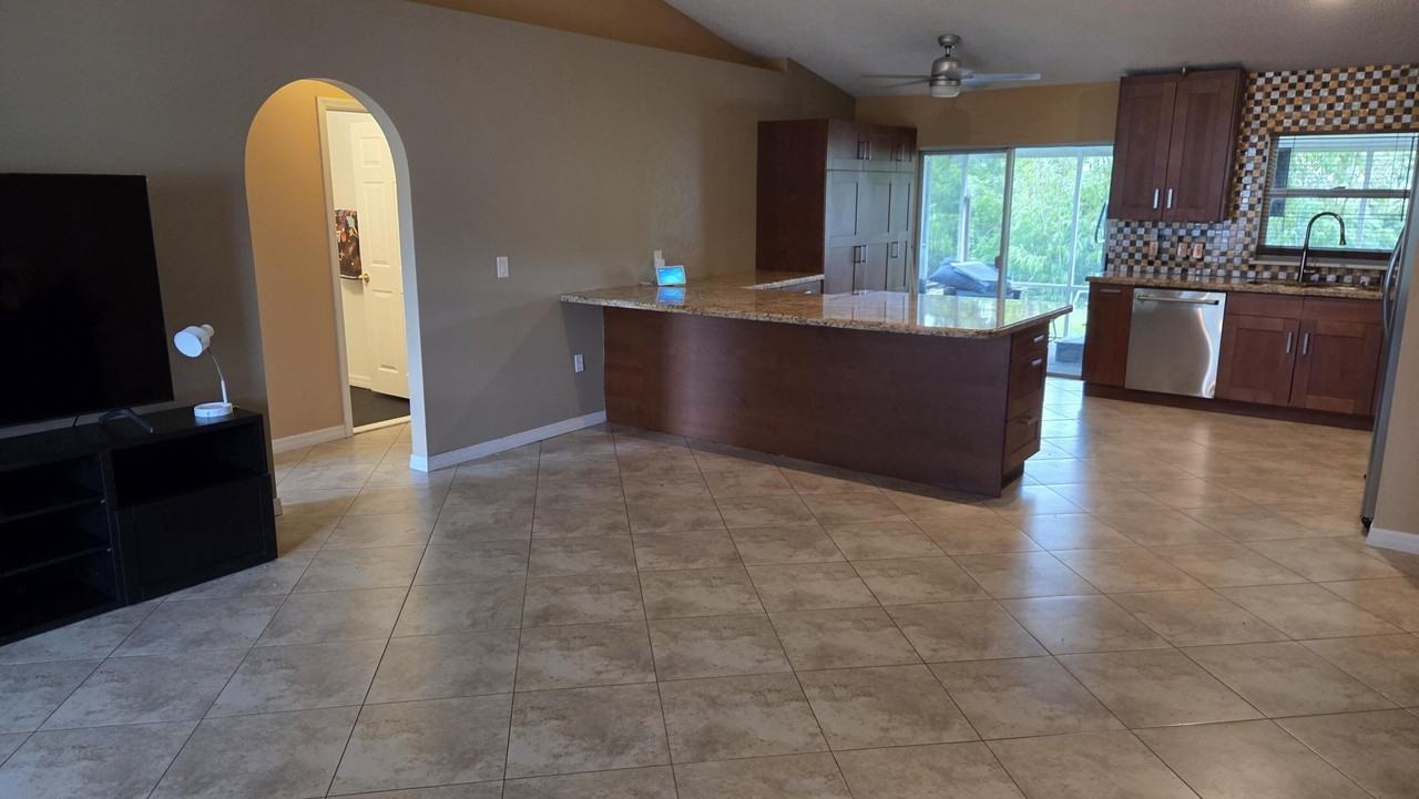 2091 Sw Villanova Rd - Photo 3 of 20