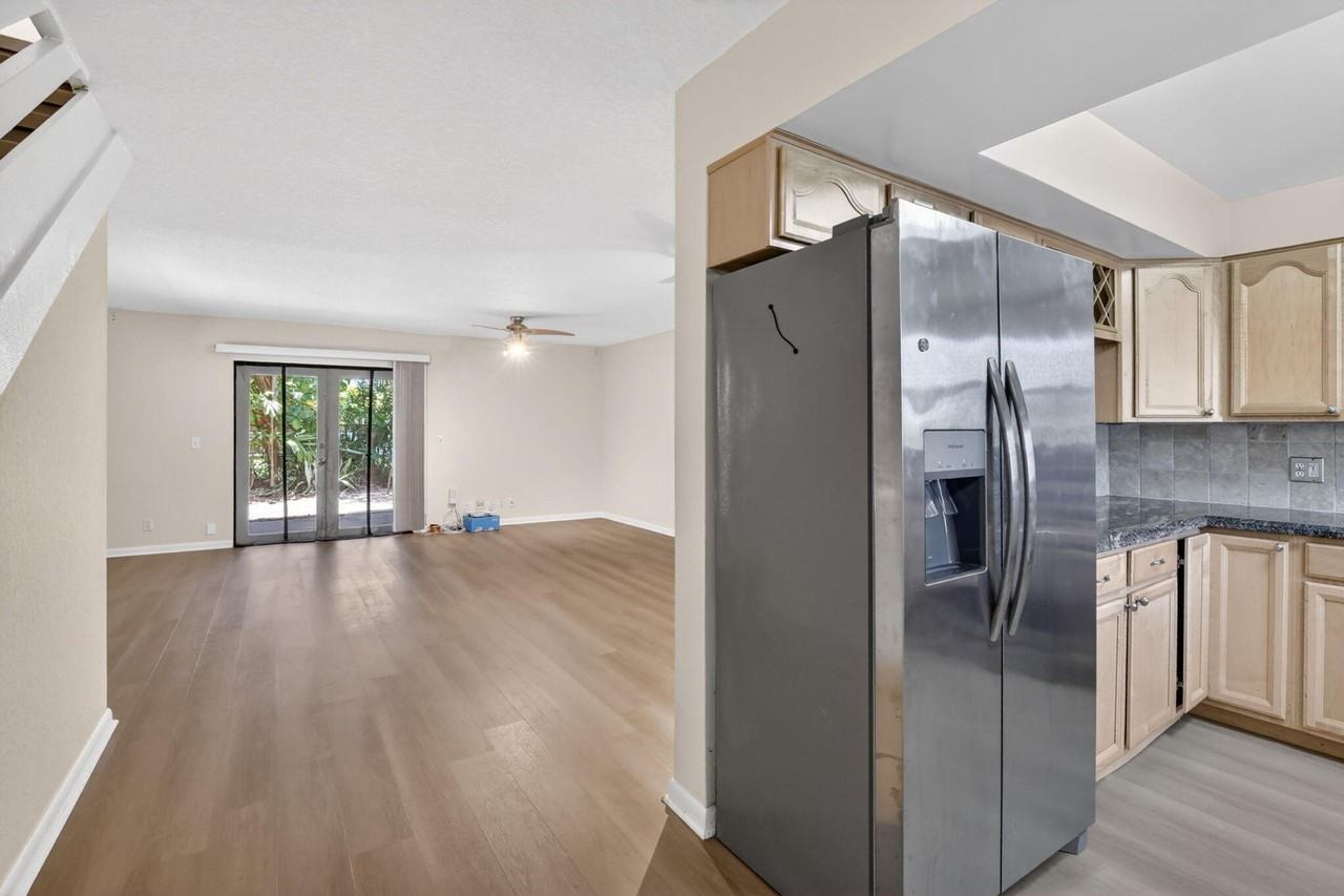 2520 Van Buren St #4 - Photo 3 of 49