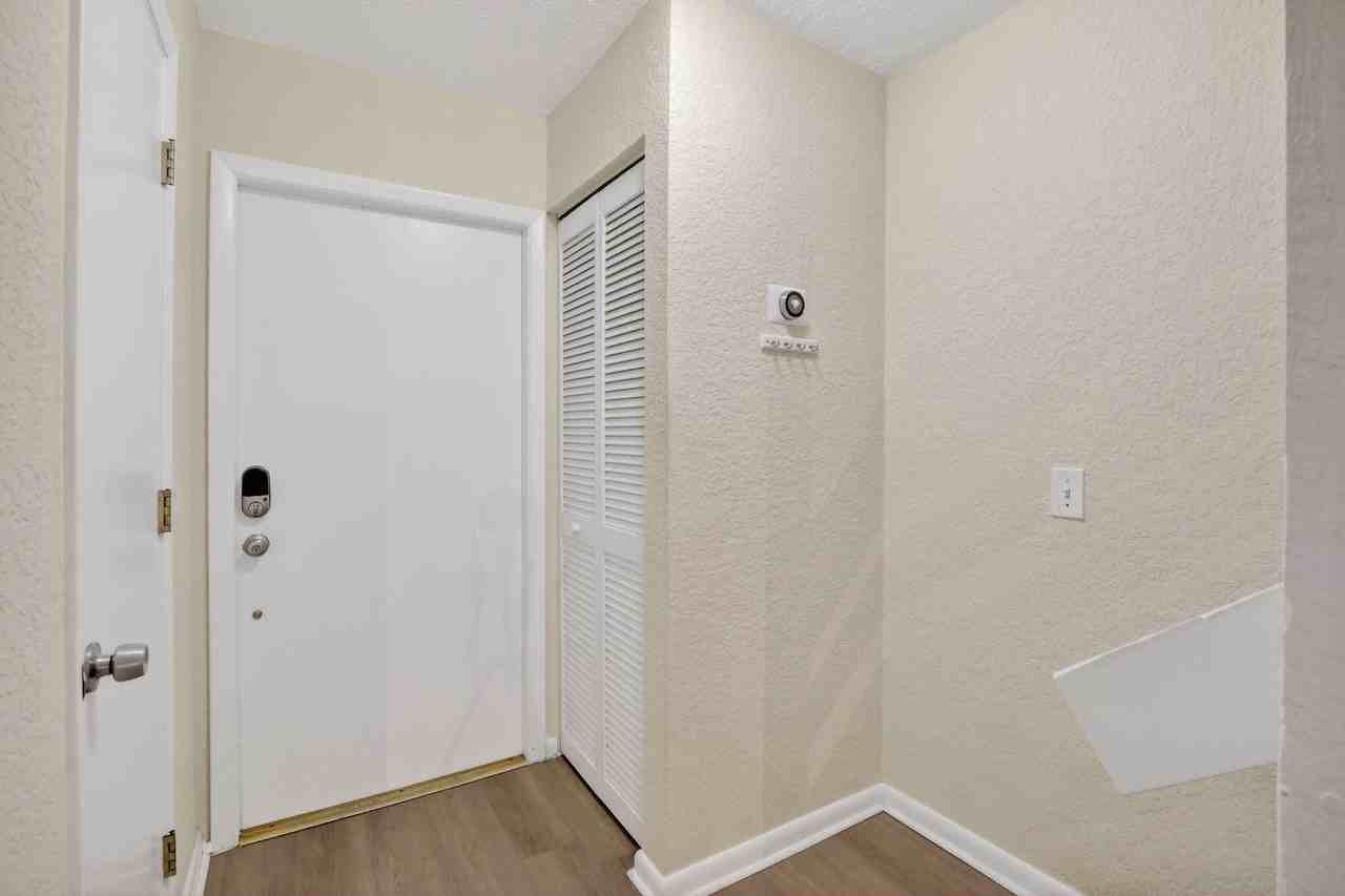 2520 Van Buren St #4 - Photo 4 of 49