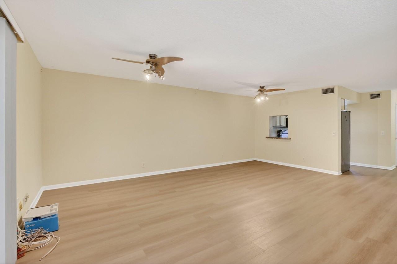2520 Van Buren St #4 - Photo 6 of 49