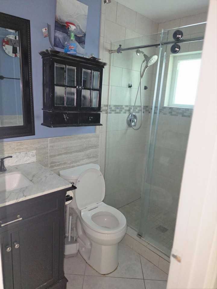 4717 Nw 58th St - Photo 6 of 14