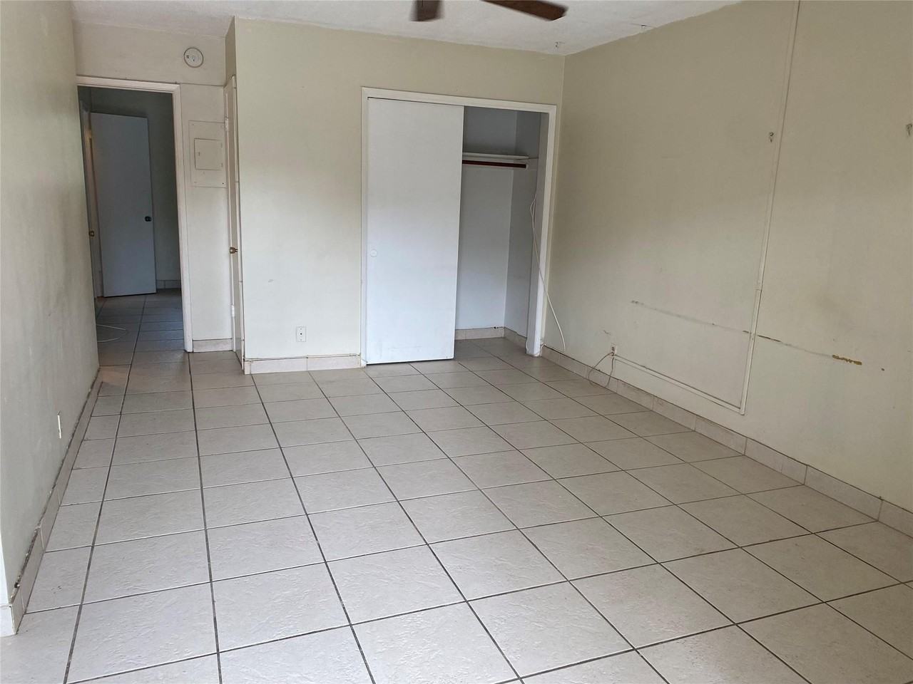 1812 E Oakland Park Blvd #19 - Photo 2 of 7