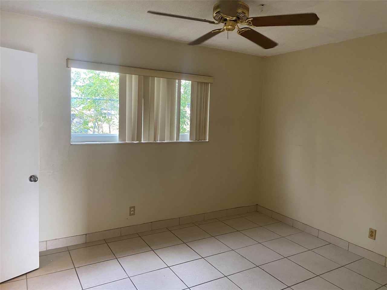 1812 E Oakland Park Blvd #19 - Photo 4 of 7