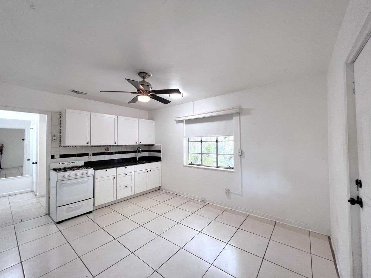 1859 Buchanan St #2 - Photo 5 of 28