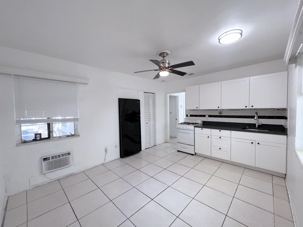 1859 Buchanan St #2 - Photo 6 of 28
