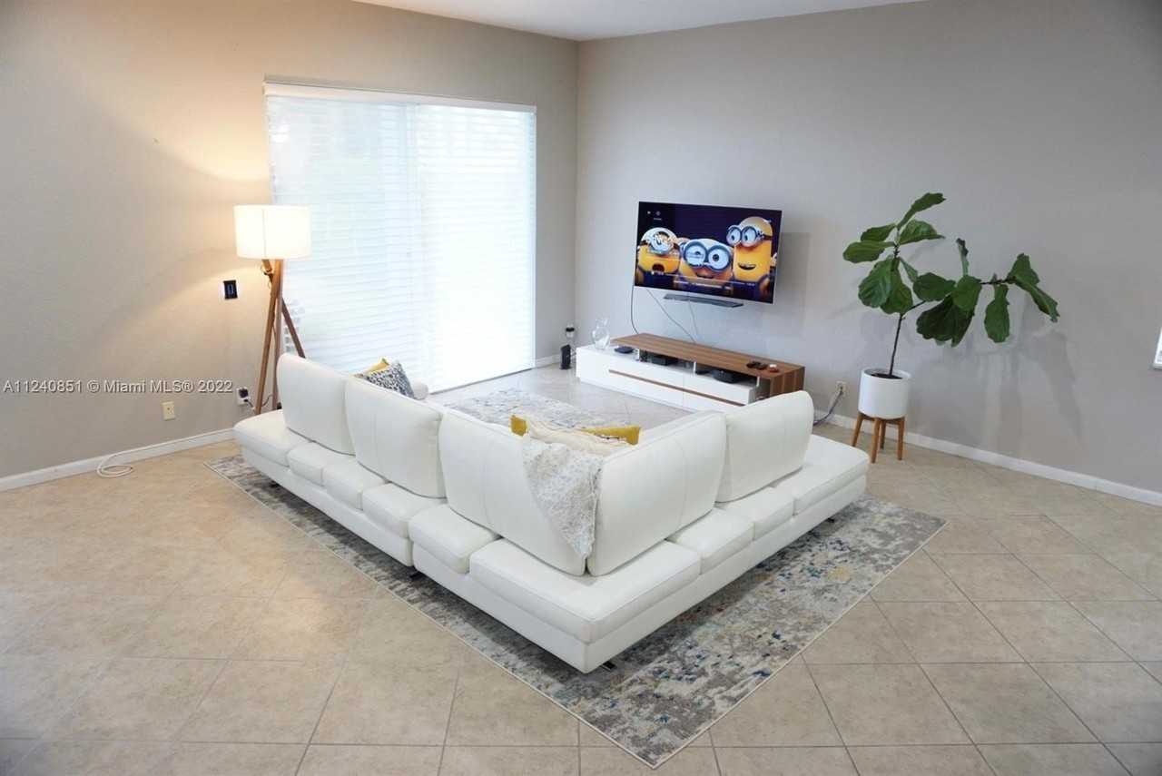 878 Lavender Cir #878 - Photo 5 of 33