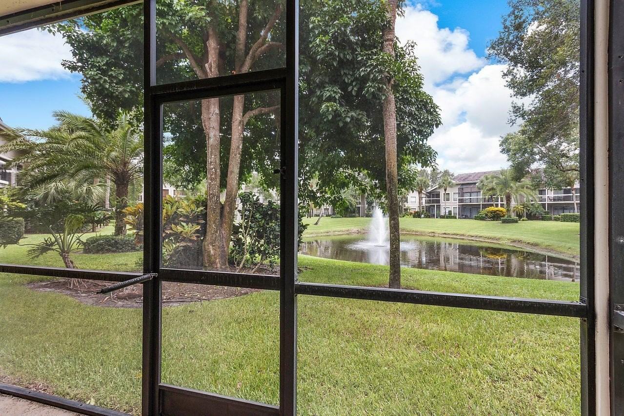 11863 Wimbledon Cir #426 - Photo 5 of 25