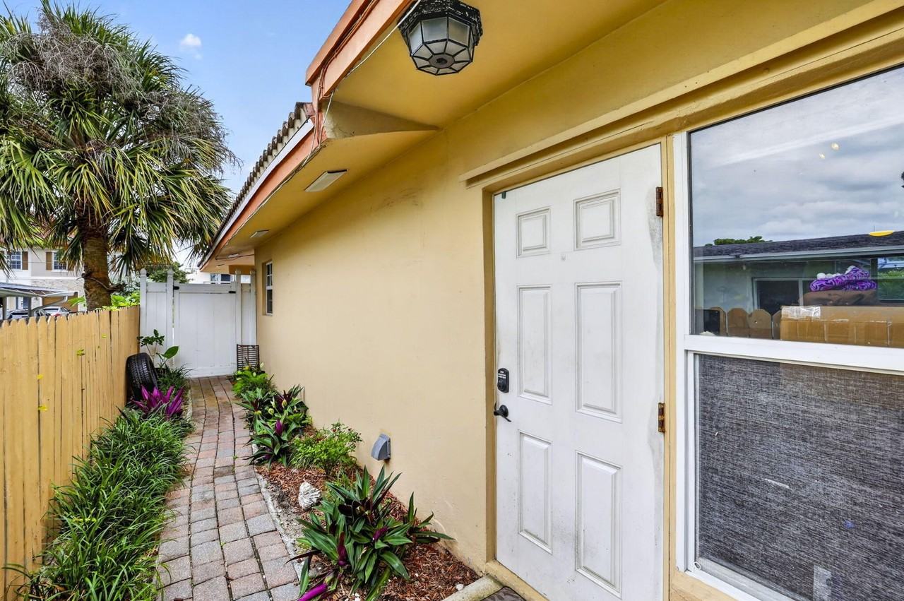 3207 Marine Dr #A - Photo 4 of 38