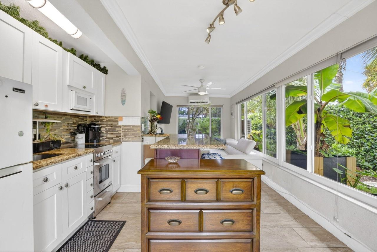 3207 Marine Dr #A - Photo 5 of 38
