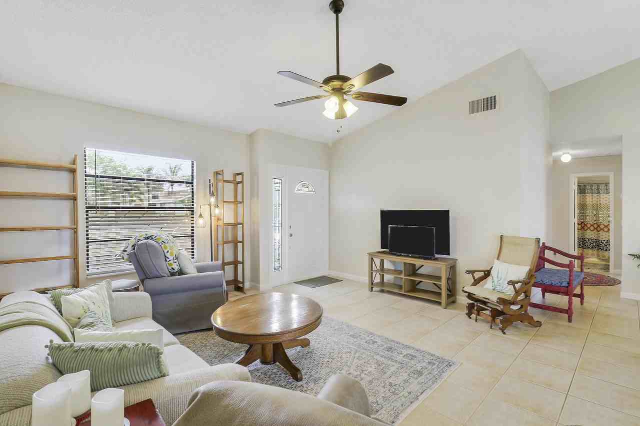 703 Stonewood Ct #16C - Photo 7 of 31