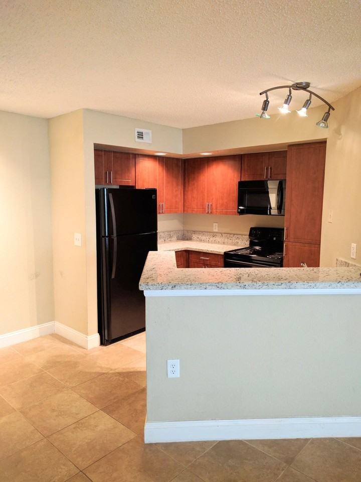 12840 Vista Isles Dr #616 - Photo 3 of 14
